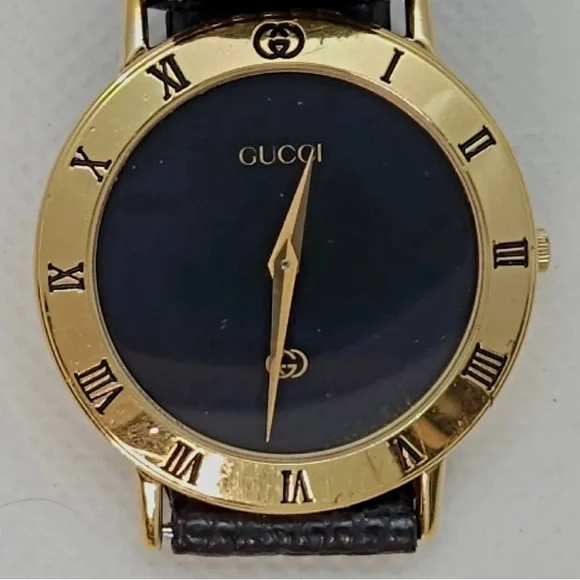 Authentic Vintage Gold Gucci Black watch leather band Roman Numeral Gucci Logo - Picture 4 of 5